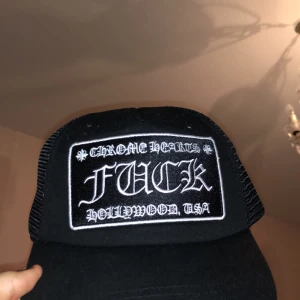 Chrome heart keps  - Aldirg använd säljs för att den icke passa min huvudform 