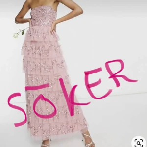 Balklänning Maya - Heej! Jag söker denna balklänning från Maya i antingen färgen rosa eller blå! Hör jättegärna av dig om du kan tänka dig sälja, betalar bra🩷🩷