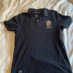 Piké från Morris - En svart piké från Morris, köpt för ett par år sedan och sparsamt använd! 