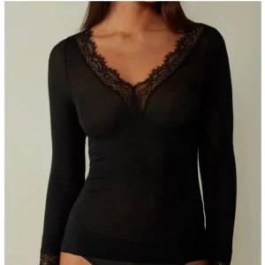 Intimissimi  - Säljer min nya Intimissimi i svart med spets 