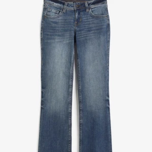 Jeans - Säljer dessa jätte snygga jeansen då de inte passade mig. Därav endast testade. Skulle säga att storleken är som en S