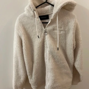 Peak performance Hoodie  - Nypris 1200kr Mycket fint skick!  Varm och mysig 