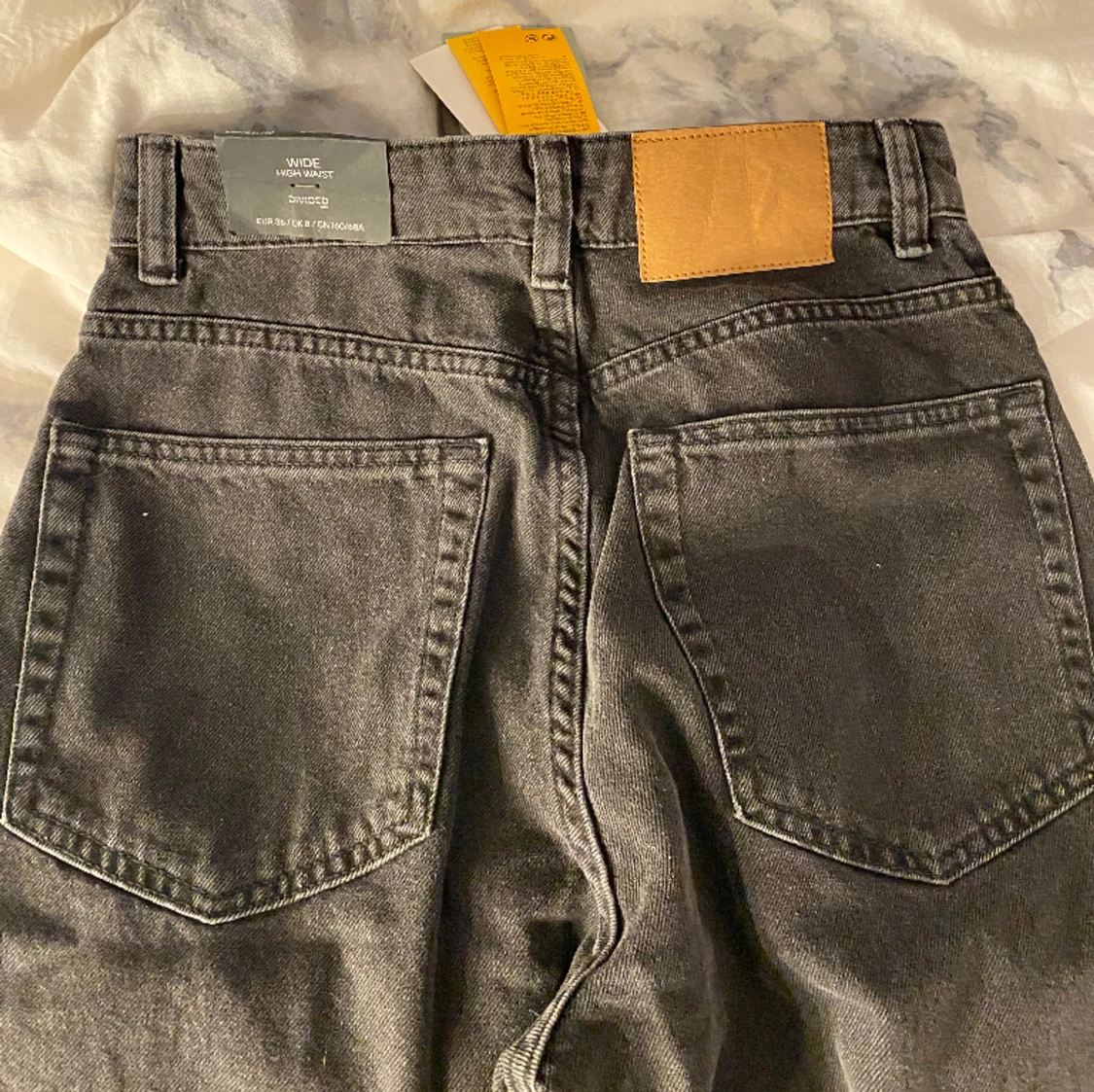 Helt nya svarta byxor - 91