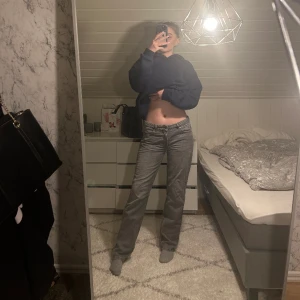 ICON jeans från lager 157 - Säljer dessa snygga byxor från lager 157 då dom tyvärr var för stora för mig. Dom är i modellen ICON och är långa på mig som är 177☺️💕