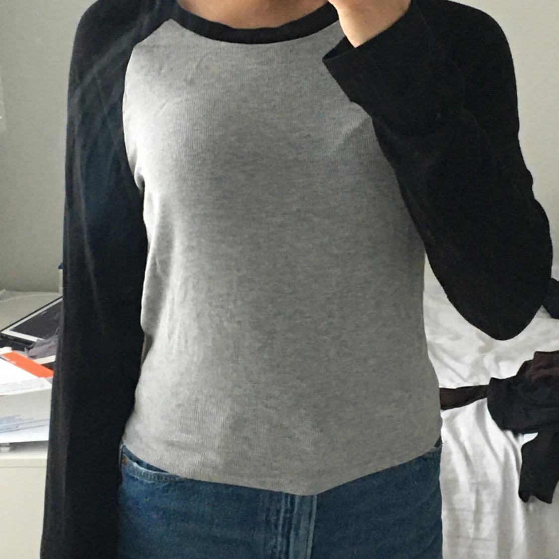 Grå & svart top - 90