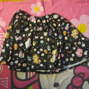 Svart Midjekjol med my little pony - Storlek; SMALL/MEDIUM/LARGE (stretch i midjan)