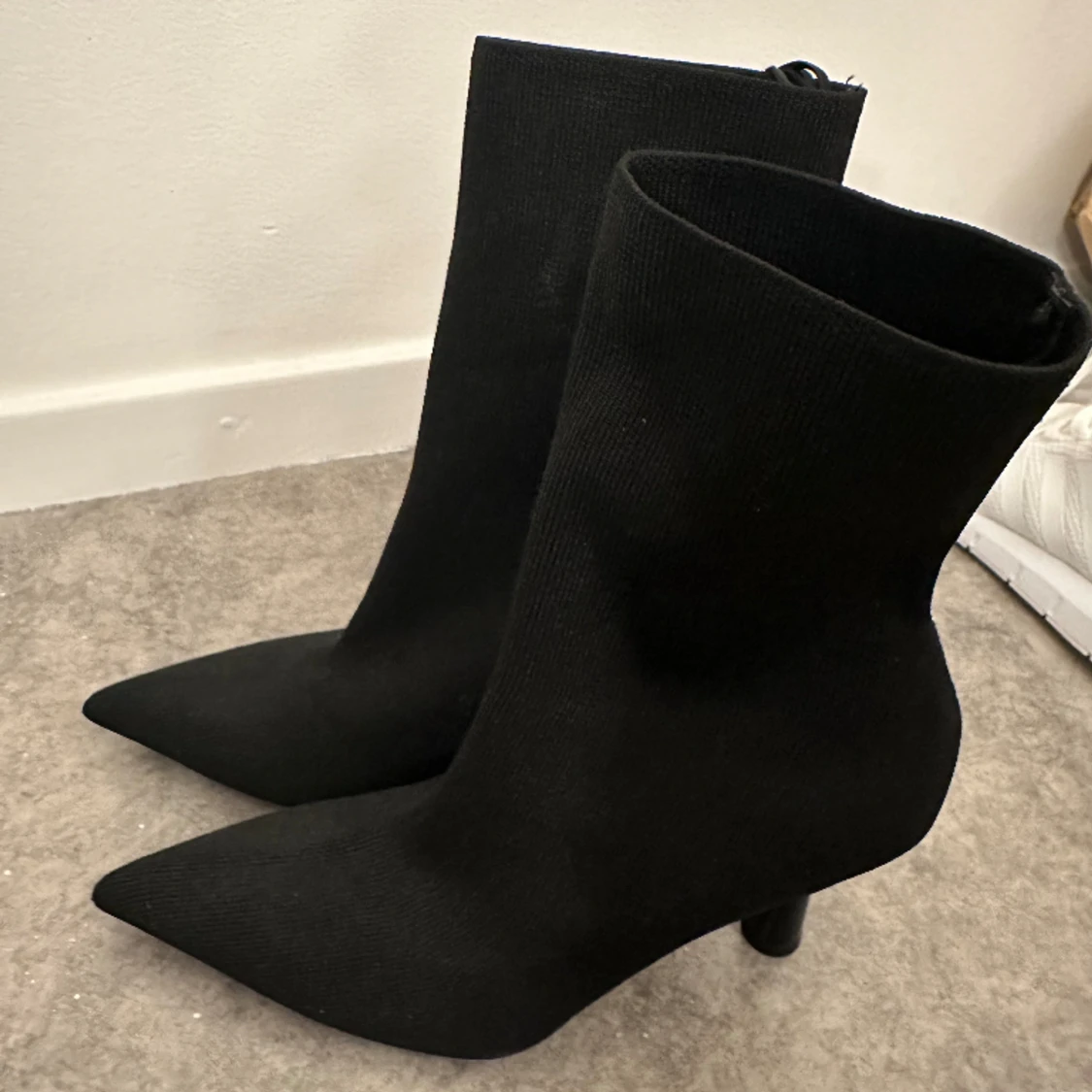 Spetsiga klackar  - 91