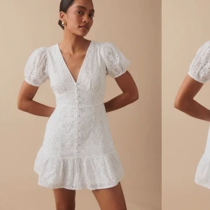 Ny klänning  - Helt ny klänning från Gina Tricot i storlek 38, kunde inte returnera tillbaka så helt ny och oanvänd. Slutsåld på hemsidan❤️