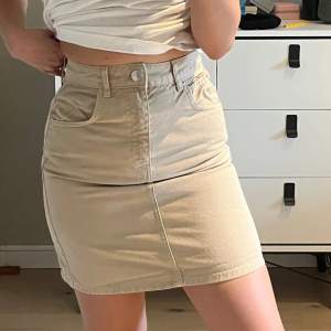 ”Perfect jeans” kjol från Gina tricot • aldrig använd • Stlk 34 