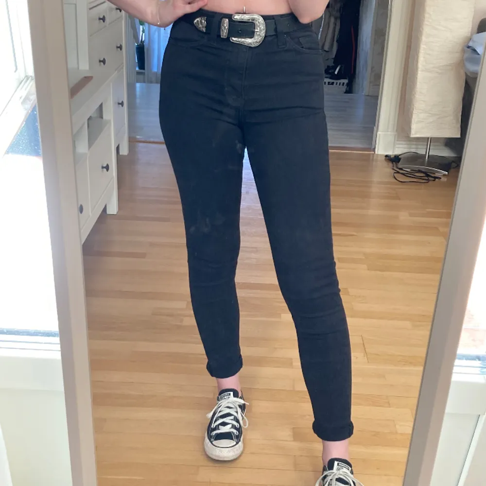 Skinny Jeans från Topshop i storlek XS. Köparen betalar för frakten🥰❤️. Jeans & Byxor.