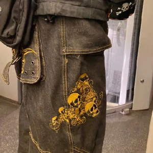 Gung gang Wear baggy jeans - Gun gang Wear as feta brallor dom har använts ett flertal gånger och jag säljer pga att dom it är min stil längre🔥🙏