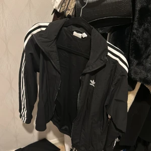Adidas Jack  - Adidas jacka 