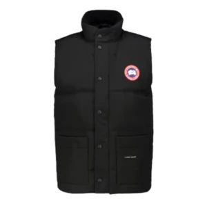 Canada goose väst  - Skicket är nästan oanvänt, använd kanske 5 gånger säljer pågårund att den inte passar min stil längre