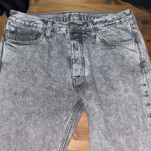 Säljer nu dessa trendiga eftertraktade hope rush jeans. Säljs pga att dom inte längre passar min still. Skick 8/10