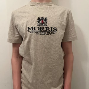 Morris T-shirt - Snygg t-shirt från Morris! Storlek XS  (kan passa S), inga defekter. Kontakta om ni har frågor!