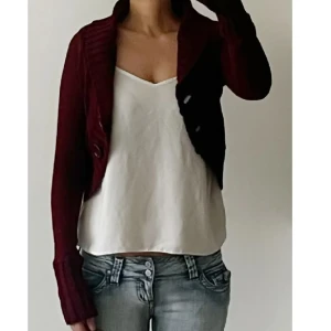 Bolero - Använd ett fåtal gånger så i bra skick. Storlek M (passar som en S). Använd gärna KÖP NU om du vill köpa.