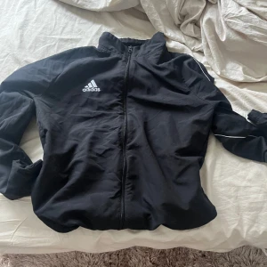 adidas kofta - oversized adidas kofta perfekt för våren