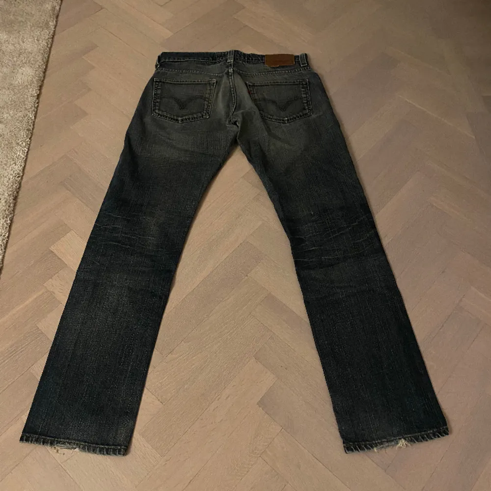 Snyggt par blå vintage Levis jeans. Storlek 32/32. Jeans & Byxor.