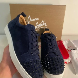 Louboutins - Söker loubs i dessa färger 