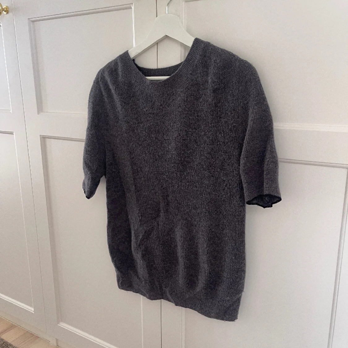 Stickad T-shirt från Acne