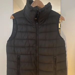 Zara Väst  - snygg väst från Zara🩷