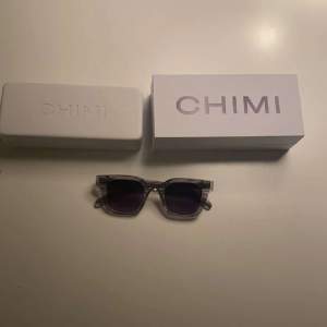 Säljer ett par chimi glasögon, cond 10/10, endast använda 1 gång, de är bara att höra av sig vid funderingar 🤝🏻!