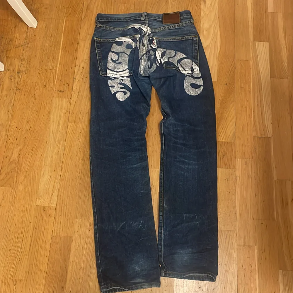 Vintage evisu jeans skriv gärna för fler bilder💗. Jeans & Byxor.