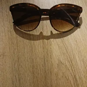 Gucci solglasögon 