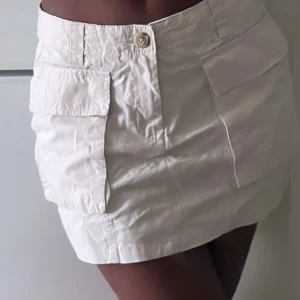 Cargo kjol - fin cargo kjol, som aldrig kommit till användning då jag fick hem två st🎀 
