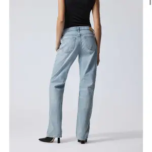 (Tryck inte på köp nu direkt) säljer dessa skitsnygga jeans då de tyvärr inte passar, inga defekter och det är modellen arrow low❤️