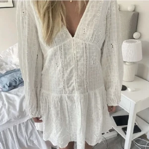 Klänning - Säljer så fin klänning!!! (lånad bild)