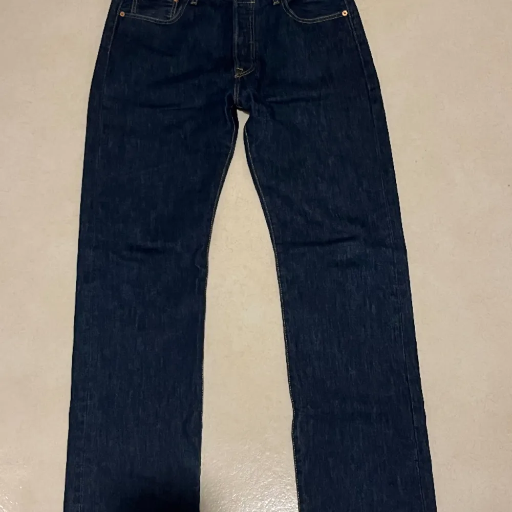 501 jeans  Knappt använda 9/10 cond . Jeans & Byxor.