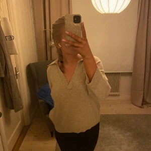Superfin tröja från hm - Säljer nu min fina hm tröja då den inte kommer till användning längre, i fint skick.💞