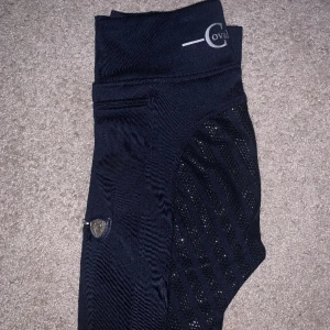 Covalliero Ridthights - Säljer mina jätte snygga ridthights som är i super bra skick då dom är försmå och har slutat med ridningen. Dom är använda en gång och har inga defekter. Hör av dig om du vill se dom på osv☺️