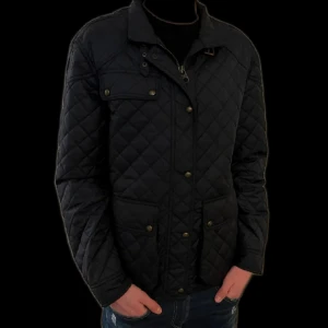 Ralph lauren field jacket - Tjo säljer denna skit snygga ralph lauren field jacket i 9,5/10  Storlek M passar 170-185cm. Ny pris c 3000 mitt pris 1499kr Priset kan alltid förhandlas. Om ni vill ha fler bilder eller undrar över något är det bara att skriva privat✅️