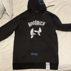 Hoodrich hoode - En hoodrich hoodie i storlek s, inte särskilt använd hör av er för mer info 