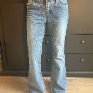 Snygga vintage jeans! Säljer för att jag har för många blåa bootcut! 💖💖💖