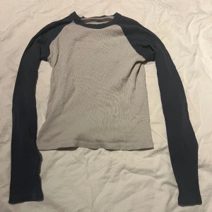 Långärmad tröja - Bra skick, knappt använd