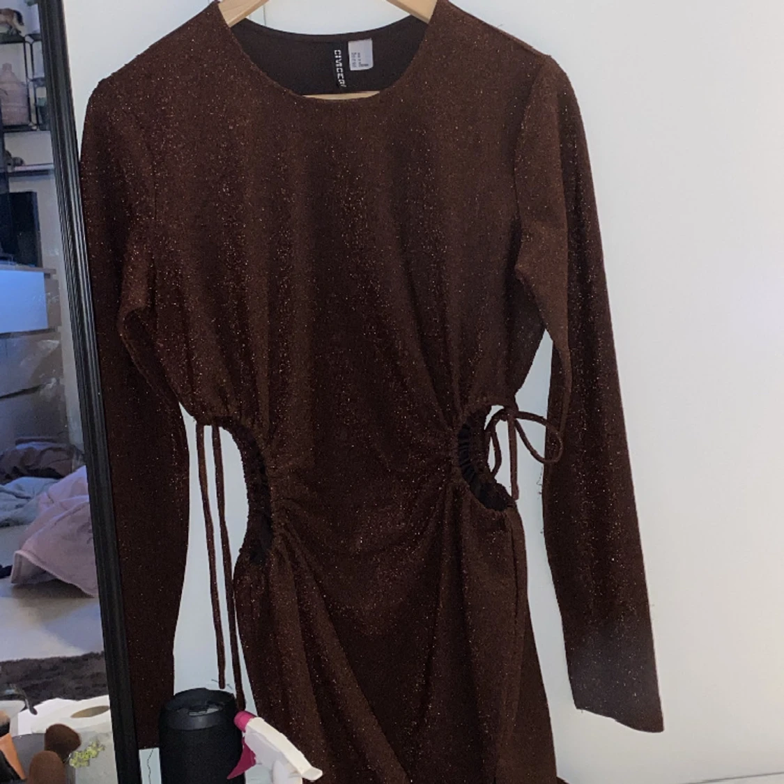 Glittrig Klänning