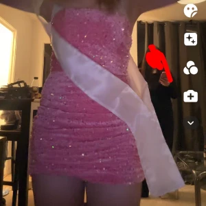 Klänning  - Använd en gång 