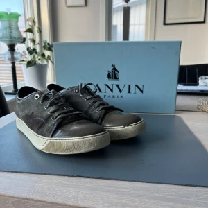 Lanvines  - Säljer mina väl använda lanvins i storlek 43-44(uk 9). Tveka inte på frågor//Oliver 