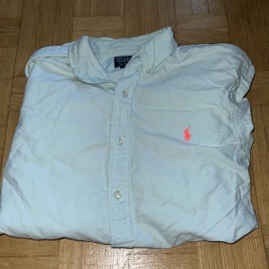 Ralph Lauren skjorta - Hej! Säljer min Ralph Lauren skjorta då den inte passar mig längre💙