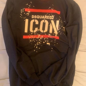 Dsquared 2 tröja  - Herr tröja Storlek L Använd få tal gånger som ny Obs. Vet inte om det är äkta 