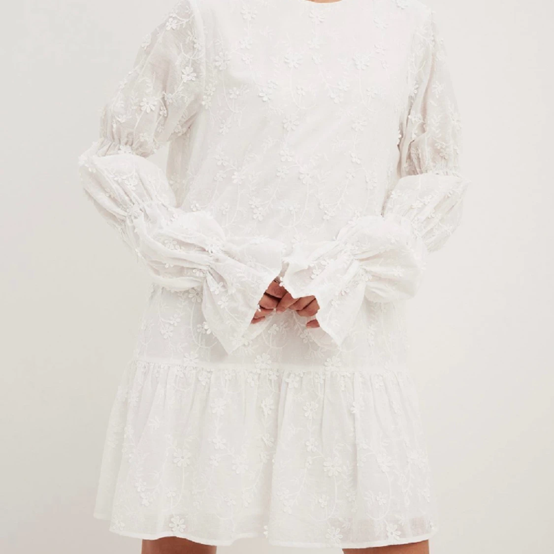 NA-KD vit klänning - 90