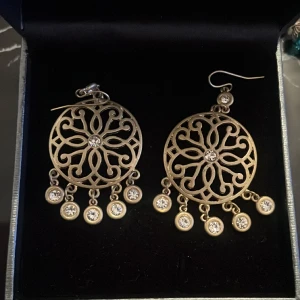 Medeltida örhängen  - Antika örhängen