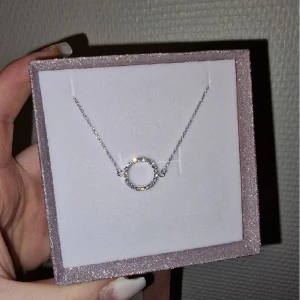 Armband - Super fint armband i äkta silver, aldrig använd!