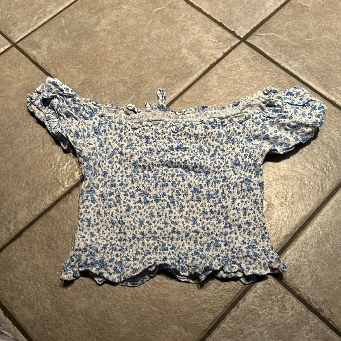 Söt blommig topp - 90