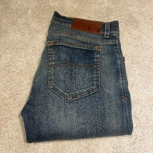 tiger of Sweden jeans - Tja, säljer nu mina snygga tiger of Sweden jeans! De är i storlek 28/32 och är helt oanvända. Tveka inte att skriva om du har frågor😁