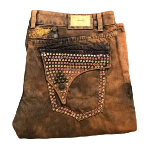 Robin jeans  - As feta Robins jeans as baggy färgen är mer mörk orange i verkligheten skriv vid frågor och bilder priset kan diskuteras vid snabb affär 