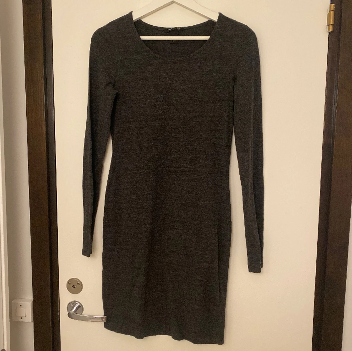 Långarmad klänning  - 91